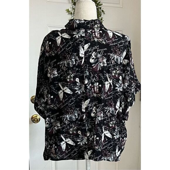 Dark Romance Script Boxy Girls Crop Woven Button-Up Plus Size 1 - Picture 4 of 10